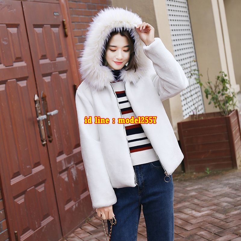 CW6110005 เสื้อโค้ทผ้าผสมขนสัตว์สีดำ และ ขาวแต่งเฟอร์ขนฤดูหนาวมีฮูด ดำ ขาว S M L XL 2XL 3XL CW6110005 ตัว