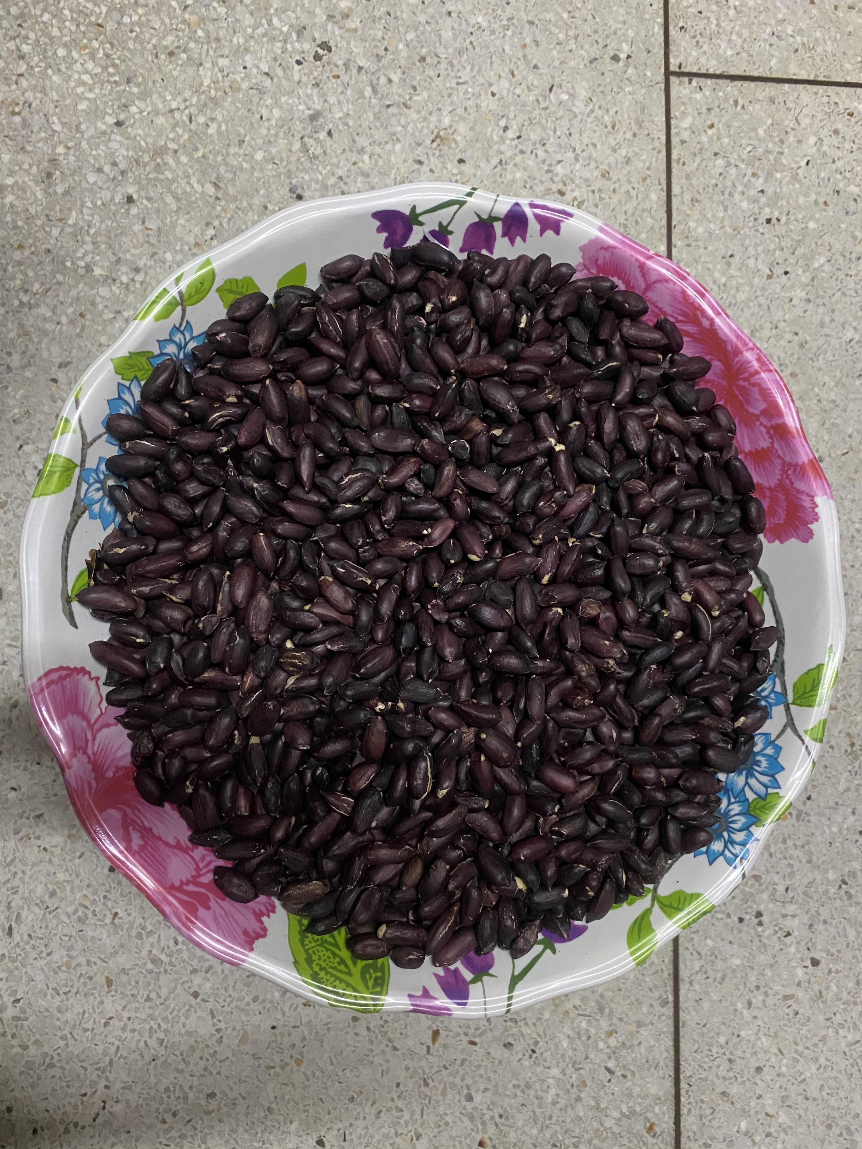 ถั่วลิสงผิวดำ - Black Peanut