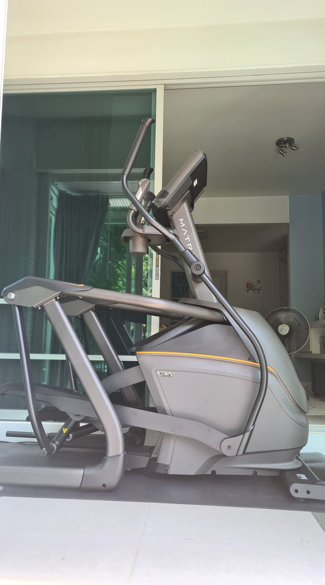 เครื่องเดินวงรี Matrix Elliptical E30XR USA