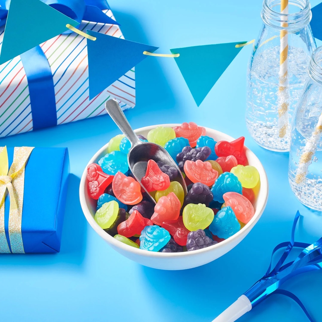 Newww ‼กัมมี่ยอดฮิตนำเข้าเองจาก🇺🇸 ของแท้ 💯 Jolly Rancher Gummies กัมมี่ผลไม้รวม ถุง 13 ออนซ์ ราคา 450 บาท / ถุง