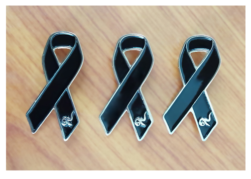 เข็มกลัดไว้ทุกข์