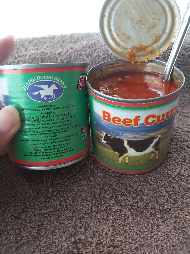 เนื้อวัวกระป๋อง อาหารกระป๋อง ตราม้าบิน Canned Meat ขนาดบรรจุ 325 กรัม Beef Curry Flying เนื้อกระป๋อง เนื้อวัวกระป๋องพม่า เนื้อกระป๋อง Beef Curry อาหารพม่า Burmese food เนื้อสัตว์กระป๋อง อาหารกระป๋องจากพม่า เข้าค่าย อาหารเดินป่า อาหารพร้อมกิน ของเดินป่า