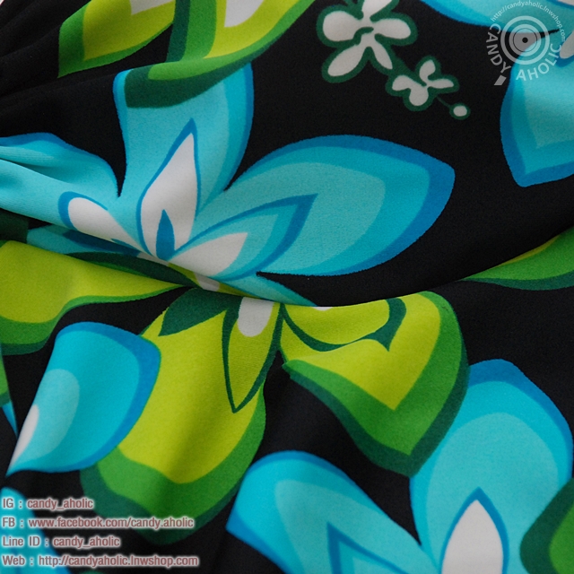 (XXL) ชุดว่ายน้ำลายดอก กราฟฟิคสีสรรสดใสช่วยพรางหุ่น ทรงจีบอก สายผูก สองสีให้เลือก