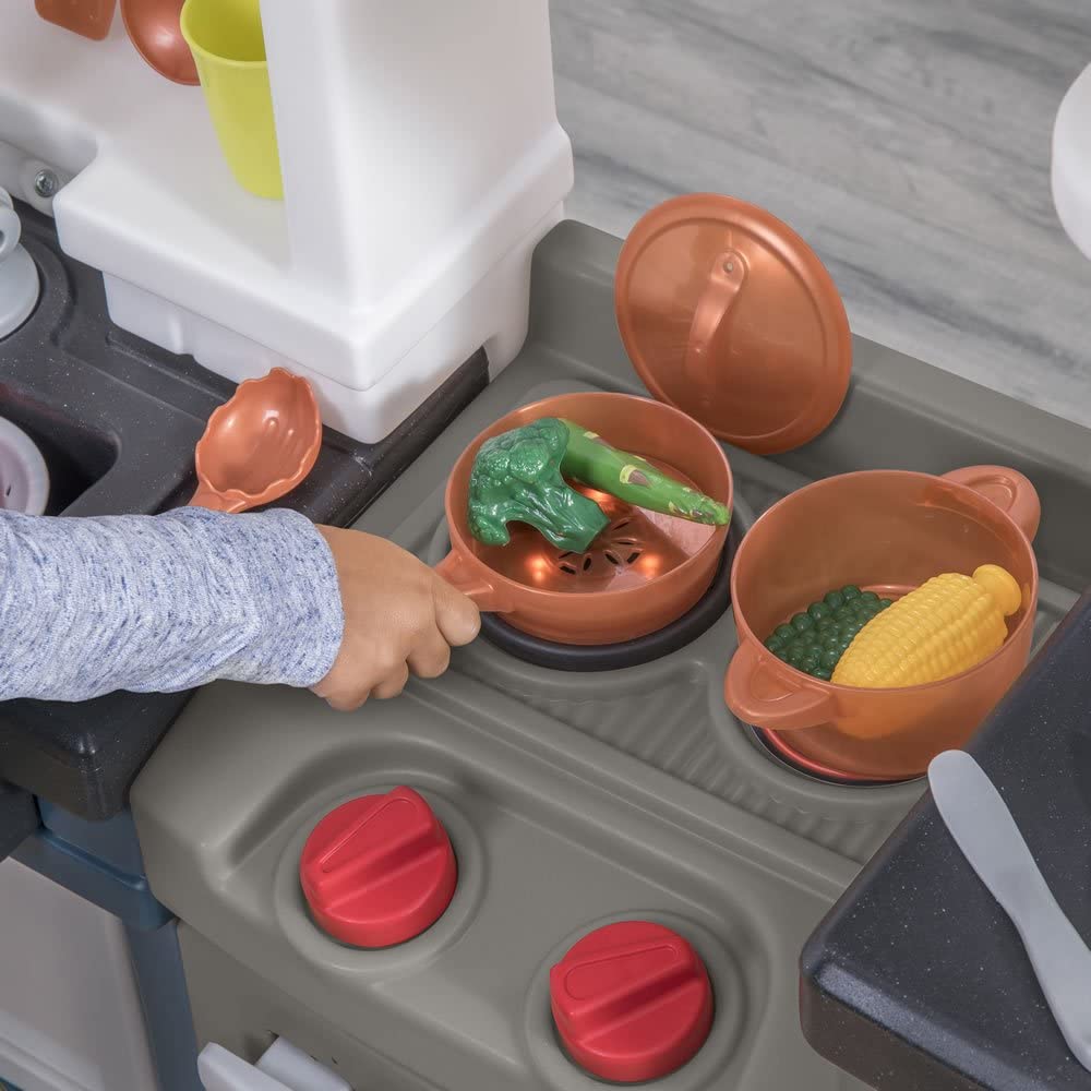 ชุดครัวจำลอง Step2 Modern Metro Kitchen | Modern Play Kitchen & Toy Accessories Set มีแสงและเสียงสมจริง