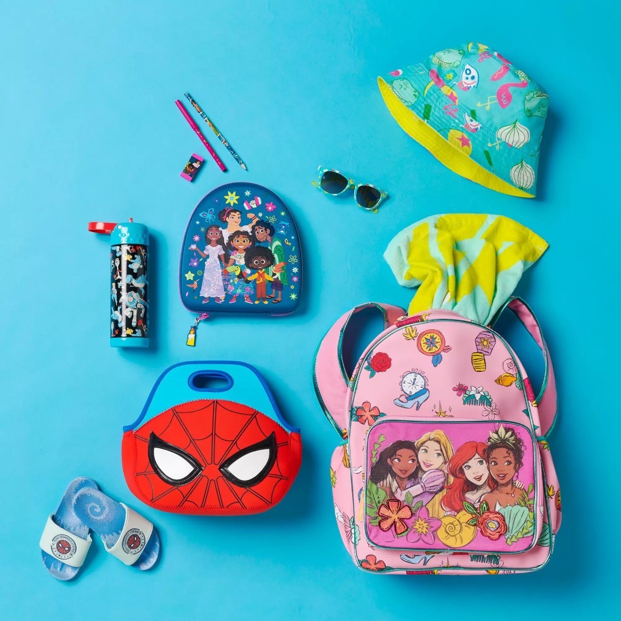 กระเป๋าเครื่องเขียน ลายEncanto Zip-Up Stationery Kit , Disney Store ราคา 990 บาท