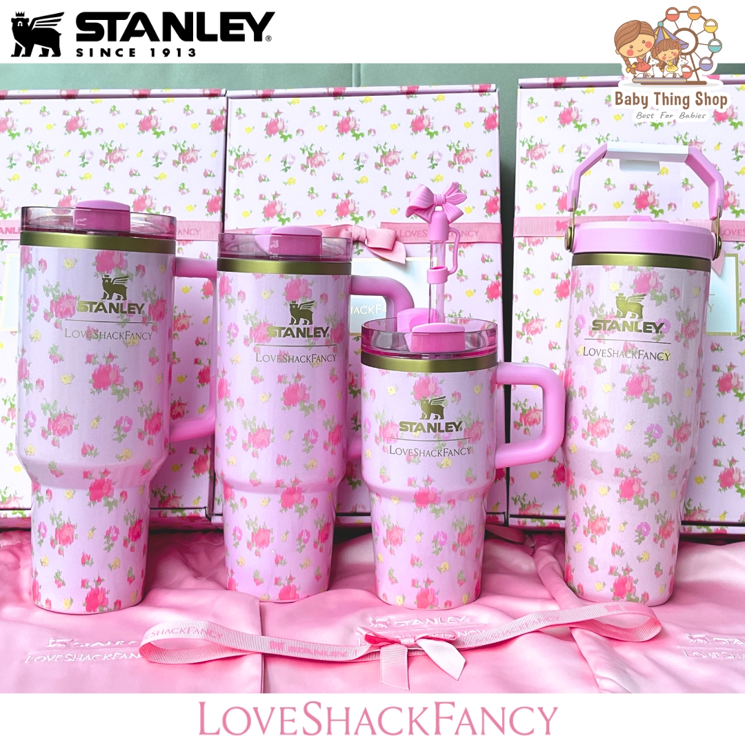 สินค้าพร้อมส่ง นำเข้า 🇺🇸 ✨🌷Stanley 1913 x LoveShackFancy รุ่นลิมิเต็ดอิดิชั่น ‼ รวมความแข็งแรงทนทานของแก้ว Stanley 🌸🌼สั่งสินค้ารบกวนทักแชทแจ้งขนาดไซส์ @ฺBabythingshop มี@นำหน้า