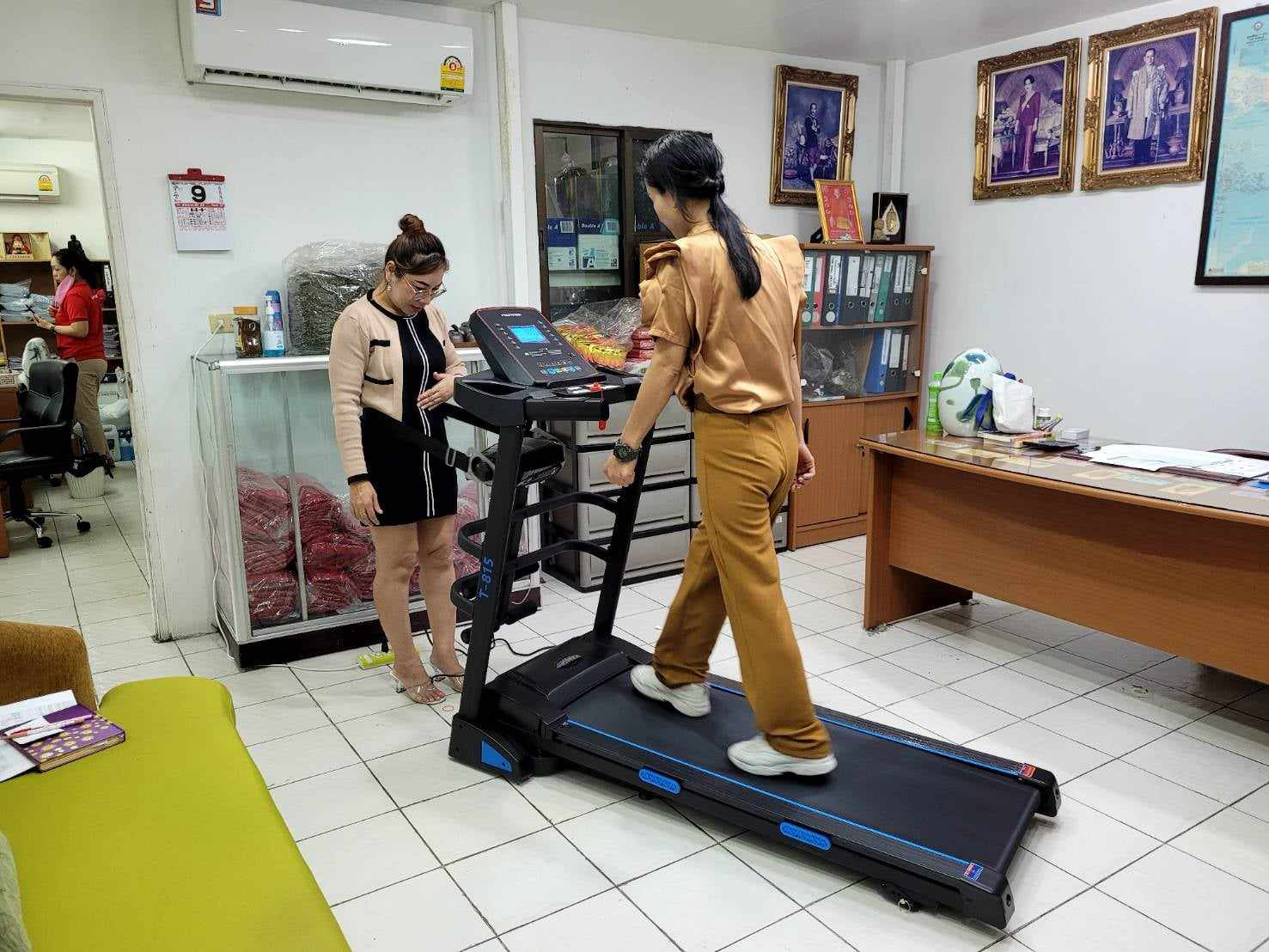 ลู่วิ่งไฟฟ้า V tech รุ่น T815 วีเทค มอเตอร์ 3.0 hpp