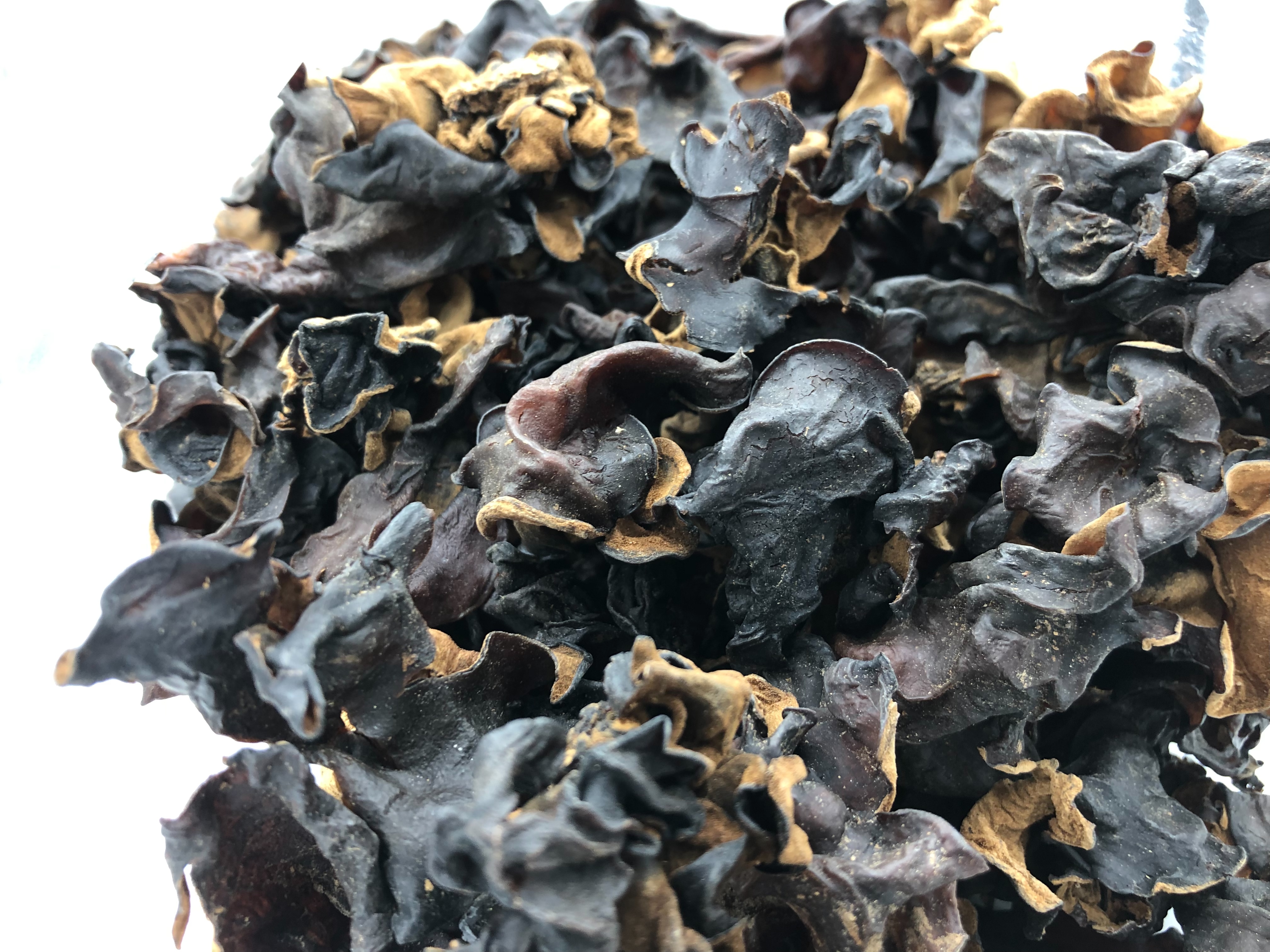 เห็ดหูหนูดำแห้ง ear mushroom ขนาด 500 กรัม เห็ดหูหนูดำ (ไทย) ครึ่งกิโลกรัม เห็ดหูหนูดำอบแห้ง เห็ดหูหนู เห็ดหูหนูดำ เห็ดหูหนูแห้ง ป็นเห็ดที่ได้รับพลังยินสะสม ทำให้ลดความร้อน หรือเกิดความเย็นแก่กระเพาะอาหารได้