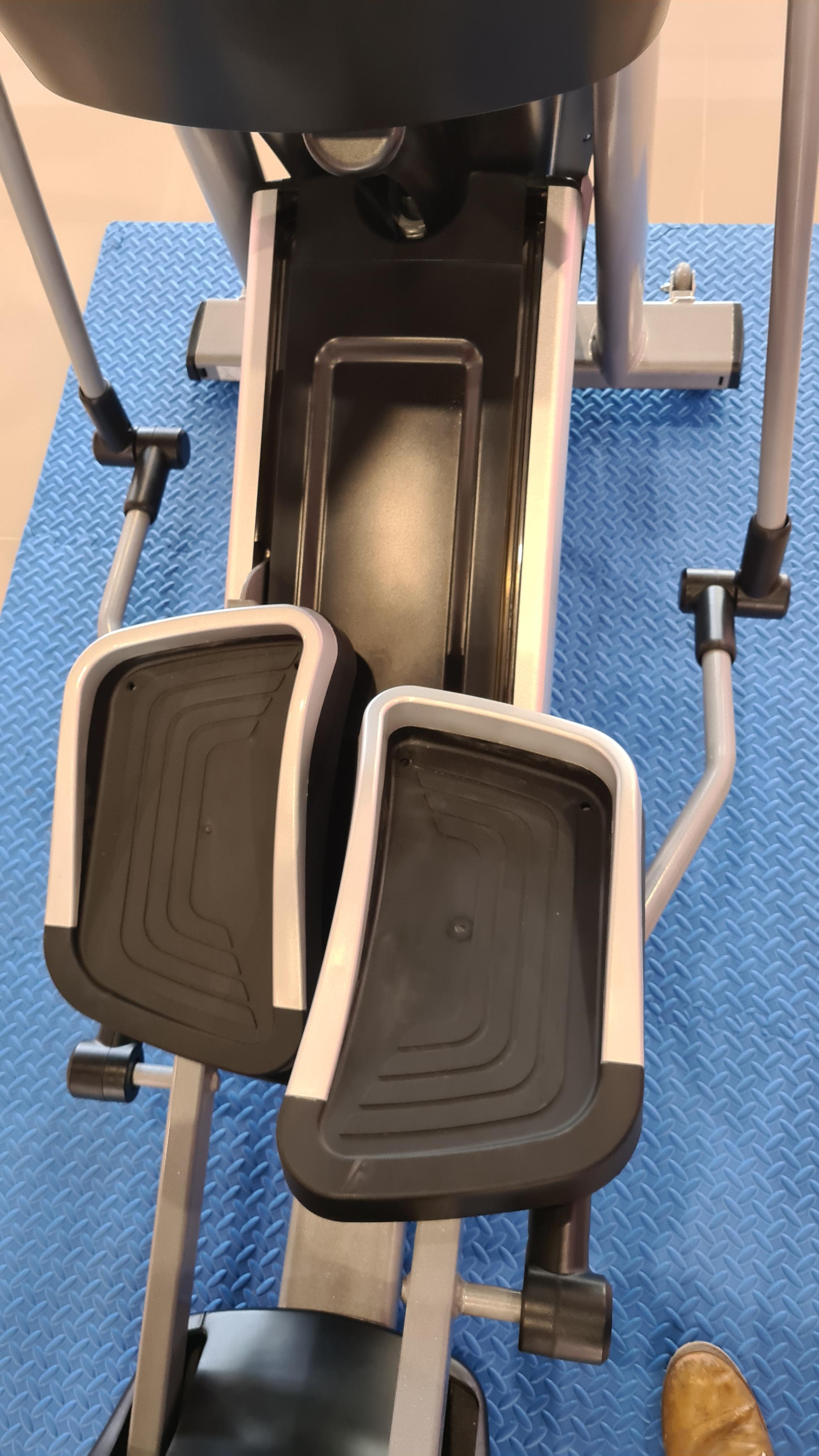 เครื่องเดินวงรี Elliptical: EX9201B (Commercial)