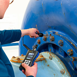 PCE รุ่นVT -3700-ICA incl. ISO Calibration Certificate มาตรความเร่ง Accelerometer