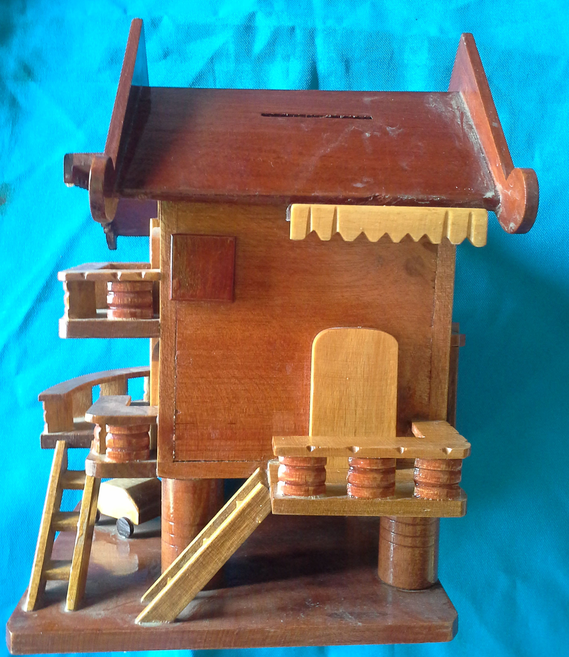 บ้านไม้ออมสิน