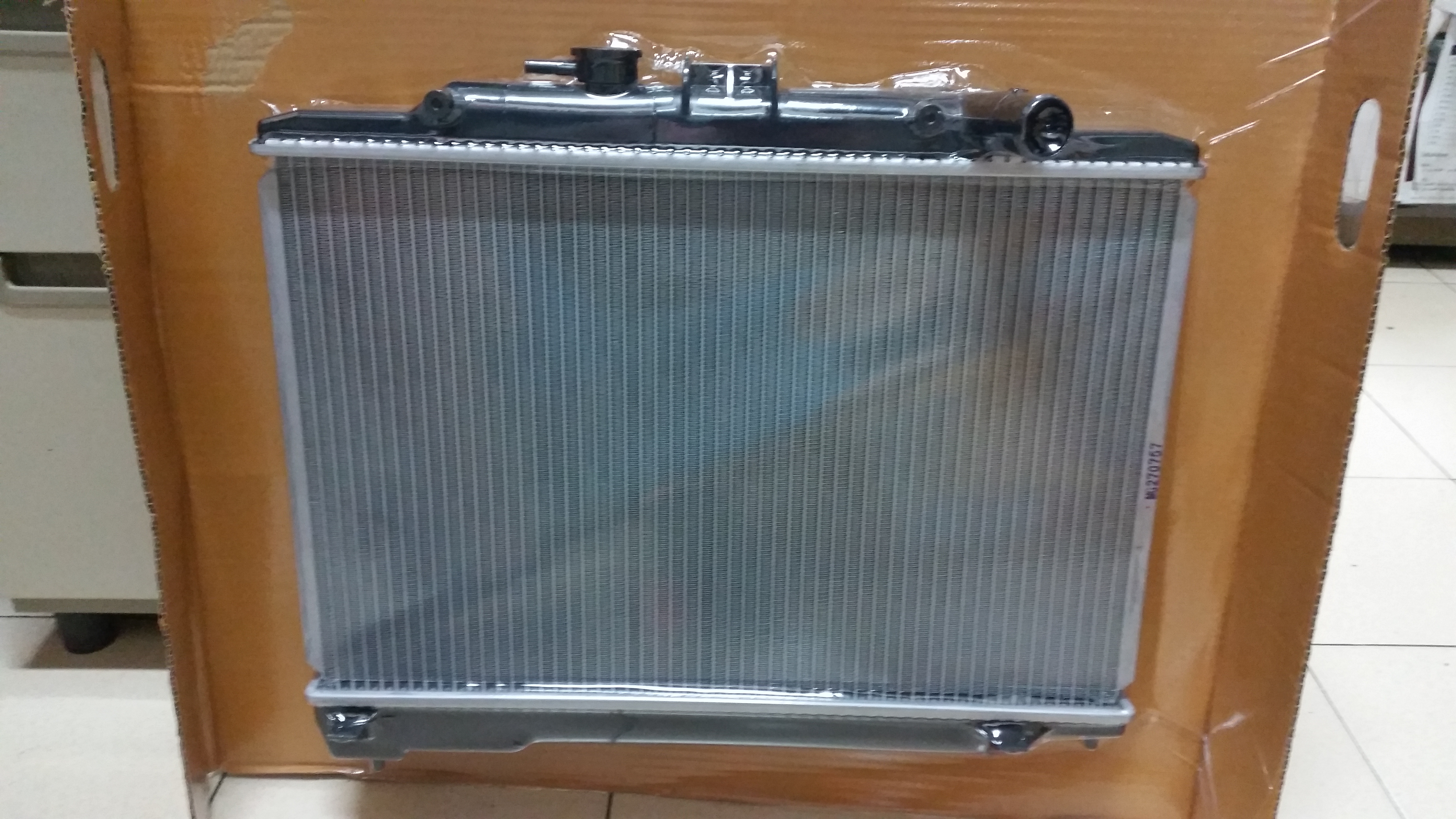 Urvan 2.4 benzine mt