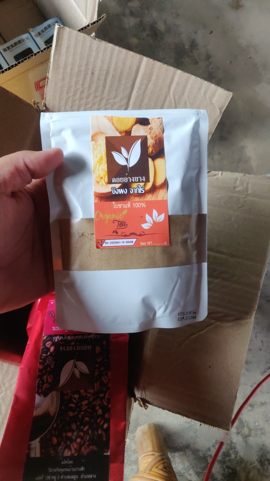 ขิงผงแท้ ขิงสกัดแท้ 100% ขิงผงบริสุทธิ์ แท้100% เกรดพรีเมี่ยม เพื่อสุขภาพ Spray Dry ขนาด 100 กรัม ขิงผงสำเร็จรูป ละลายได้ในน้ำอุ่นและน้ำเย็น ไม่มีตะกอนตกค้าง ผงขิงเหมาะสำหรับทำเครื่องดื่ม ไม่ใส่นม ไม่มีน้ำตาล Ginger Extract Powder For Beverages.