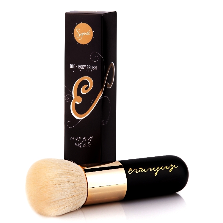 SIGMA :: B05 - Extravaganza Body แปรงปัดร่างกาย ด้ามทอง 18K สุดหรู สำหรับปัดคอ ไหล่ แขน ลำตัว สามารถใช้ทำบรอนเซอร์ได้