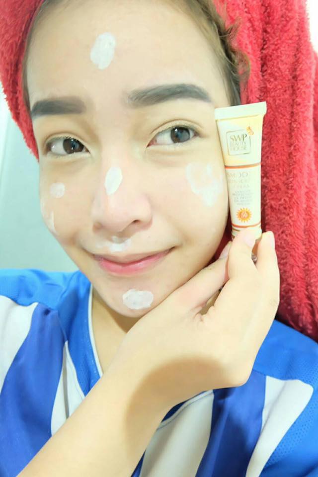 ครีมกันแดด SWP Smooth Sunscreen Cream แพ็คเก็จใหม่ (SWP Beauty House Smooth Sunscreen Cream)