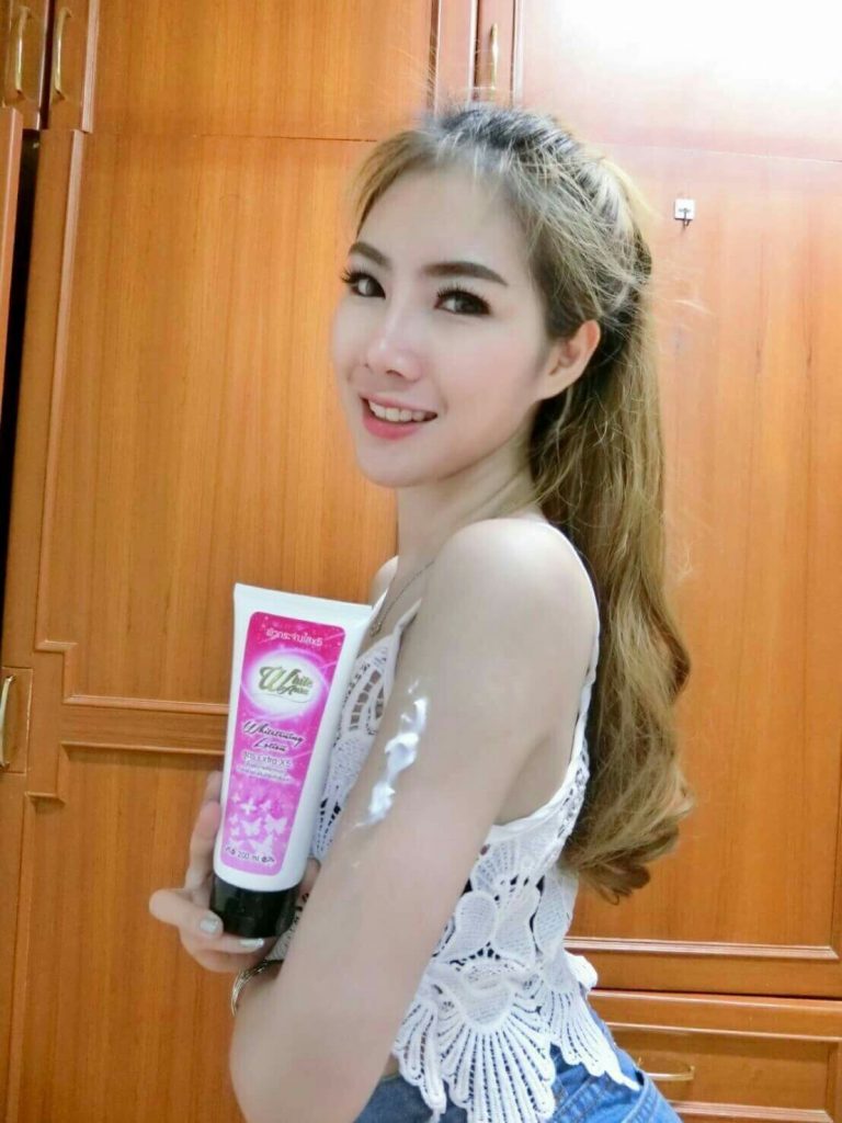 โลชั่นไวท์ออร่า (WhiteAura Whitening Lotion)