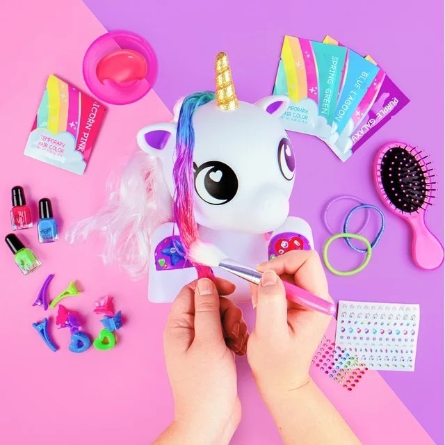 นำเข้า US Fashion Angels - Light Up Unicorn Styling Playset ราคา 1,390 บาท