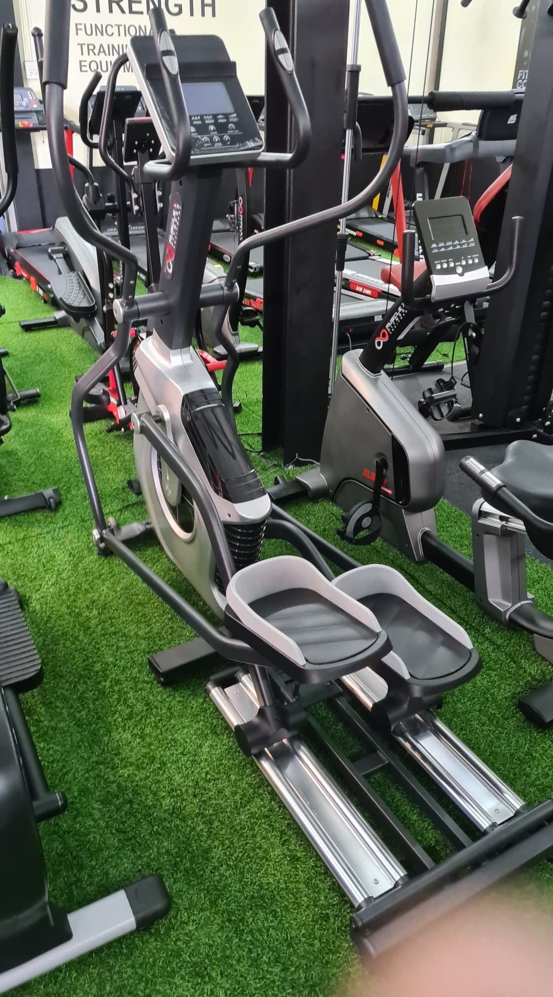 เครื่องเดินวงรี Elliptical MuscleX S610E