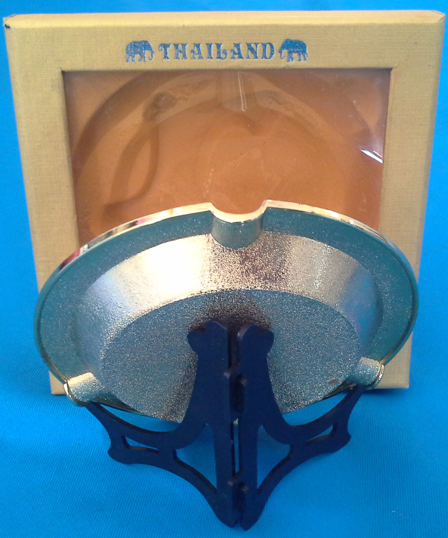 ที่เขี่ยบุหรี่ งานเครื่องเงินแกะสลักช้าง