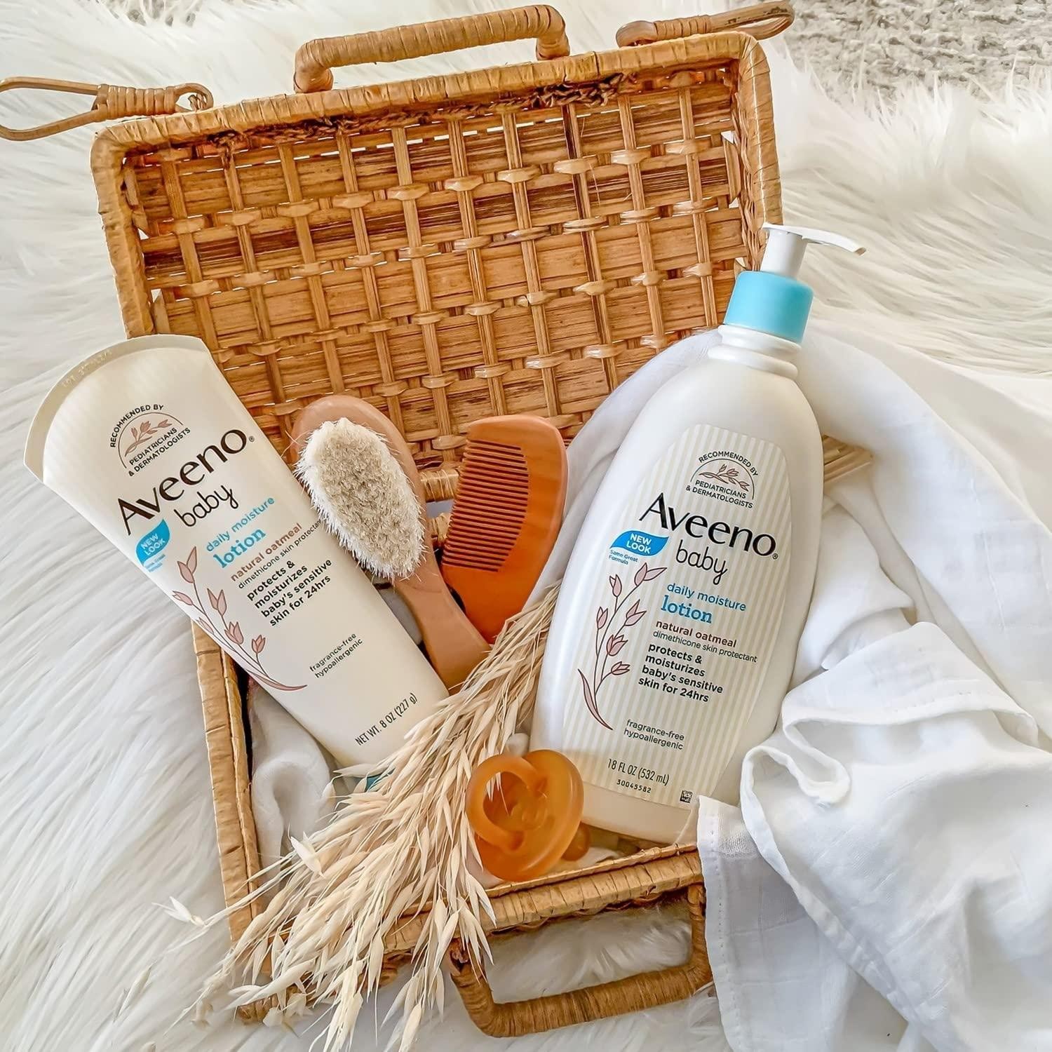 Aveeno Baby Daily Moisture Lotion, Fragrance Free, 18 Ounce โลชั่นบำรุงผิวลูกน้อยอย่างอ่อนโยน ไร้แอลกอฮอล ขนาด 18 ออนซ์