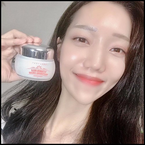ครีมหน้าสด Vitamin Milk Whitening Cream ครีมดังจากเกาหลี