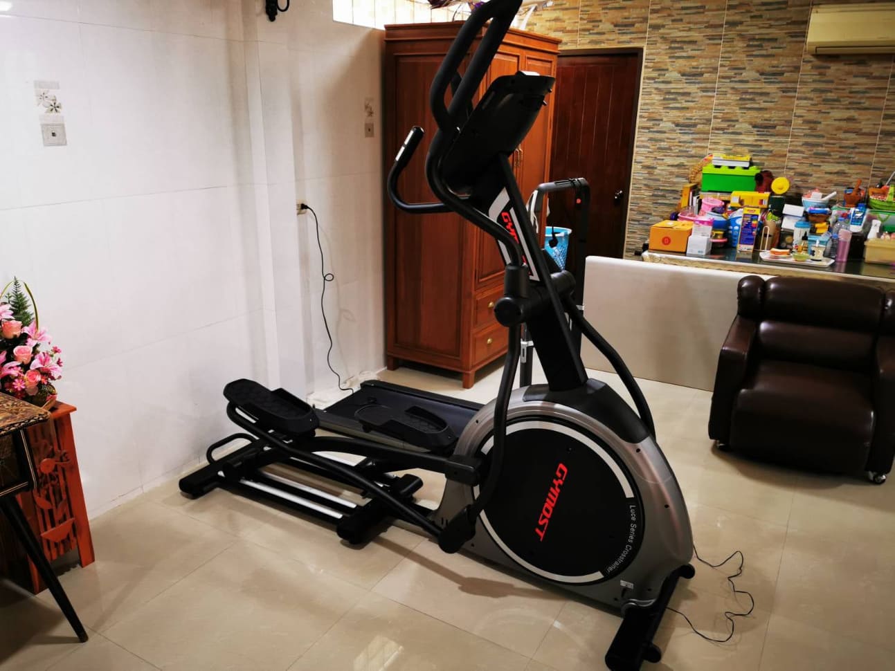 เครื่องเดินวงรี Gymost Eli2 Elliptical Trainer