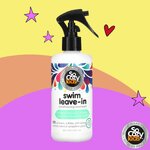 นำเข้า🇺🇸 ทรีทเม้นท์บำรุงผมเด็ก จากคลอรีนและน้ำเค็ม SoCozy Swim Spray | Leave-In Treatment & Conditioner | For Kids Hair | Protects and Repairs Pool/Sun/Salt Damage | 8 fl oz | No Parabens, Sulfates, Synthetic Colors or Dyes, White ราคา 640