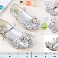 รองเท้าคัชชูส้นสูงกากเพชรสีเงินไซส์ 28