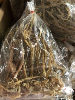 🐟 ปลาหัวยุ่งแดดเดียว สไตล์พม่าแท้ 1 แพค 100 กรัม 49 บาท (Burmese Style Dried Fish) ปลาทะเลจากอ่าวเมียนมา ปลาหัวยุ่งแดดเดียว เป็นปลาทะเลชนิดหนึ่งที่มีขนาดเล็ก มีลักษณะเด่นคือหัวที่แหลมและยาว นิยมนำมาทำปลาแดดเดียว ซึ่งเป็นอาหารยอดนิยมของชาวพม่า