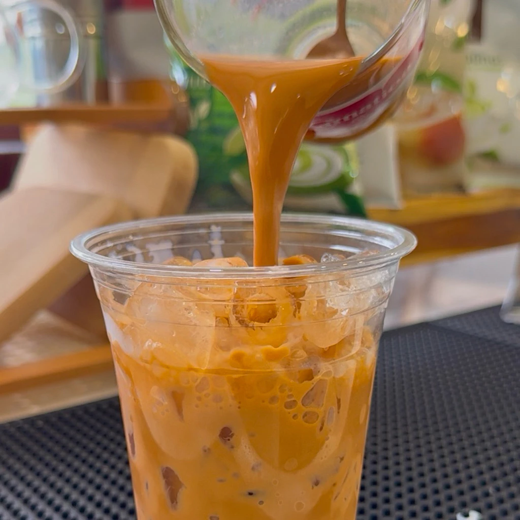 ราคาสุดคุ้ม!!! ผงชาไทย ผงชาแดง อ่างขาง ขนาด 200 กรัม ชาไทยผง ผงชาไทย Thai Milk Tea ชาเขียวแท้จากยอดดอย Doi Angkha Tea ชาดอยอ่างขาง ชาไทยทำขนม ผงชาไทยป่น ชาคุณภาพ คัดสรรชาจากดอยพี้นที่เชียงใหม่ ราคามิตรภาพ ผลิตจากใบชาแท้ 3 สายพันธุ์