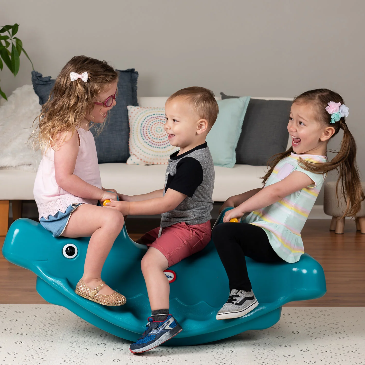 NEWกระดานหกแสนสนุก🐳 นำเข้า🇺🇸 จากแบรนด์ Little Tikes Whale Teeter Totter - Active Play กระดานหกลายปลาวาฬ 🐋สําหรับเด็ก ราคา 4390 บาท