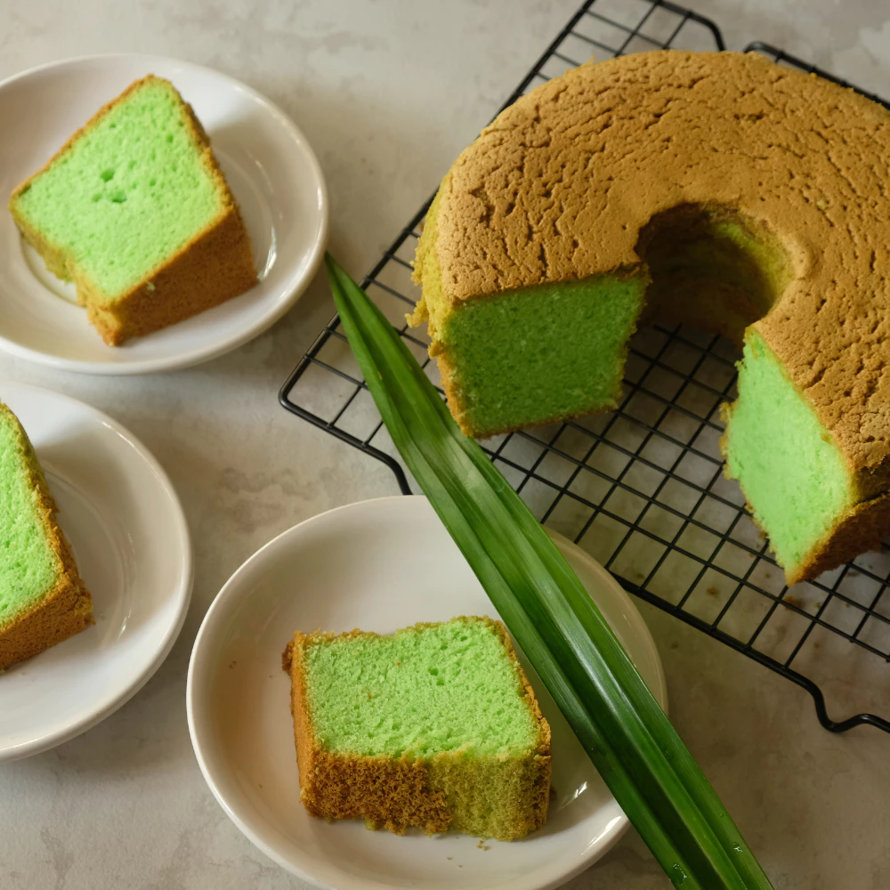 ใบเตย ผงใบเตย 100% ใบเตยผง ผงใบเตยสกัด Pandan leaf extract powder หอมกลิ่นใบเตยแท้ ปราศจากน้ำตาล เหมาะสำหรับผู้รักสุขภาพและควบคุมน้ำหนัก ละลายน้ำได้ง่าย ไม่มีตะกอน ใช้งานสะดวก เหมาะกับการนำไปปรุงแต่งเมนูอาหาร เครื่องดื่ม และเบเกอรี่หลากหลายชนิด