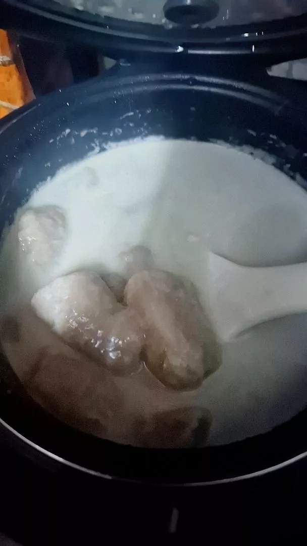 น้ำมันมะพร้าวสกัดเย็น ชนิดผง (Coconut Oil Cold Pressed) ขนาด 20 กรัม Weight Loss Coconut Oil Powder ผงน้ำมันมะพร้าวสกัด อุดมไปด้วยกรดไขมันสายกลาง (Medium Chain Triglycerides) ที่ร่างกายสามารถดูดซึมและนำไปใช้เป็นพลังงานได้อย่างรวดเร็ว ช่วยให้ร่างกายเผาผลาญ